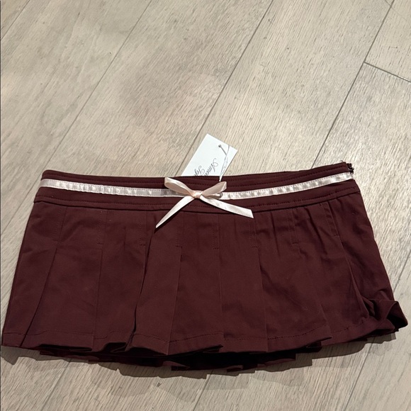 Amelie Teje Brown Pleated MINI Skirt with Ribbon Detail - Picture 1 of 5